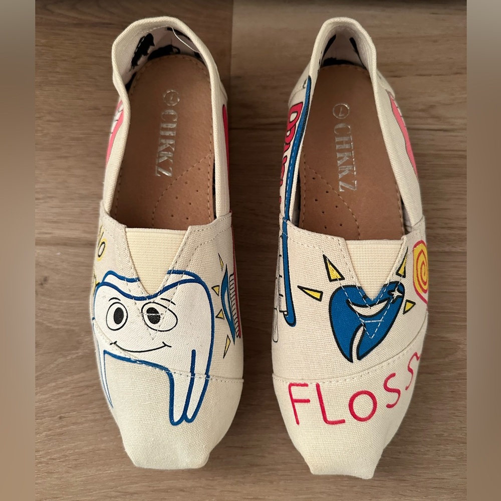Dental Themed Shoes - Picture 3 of 6